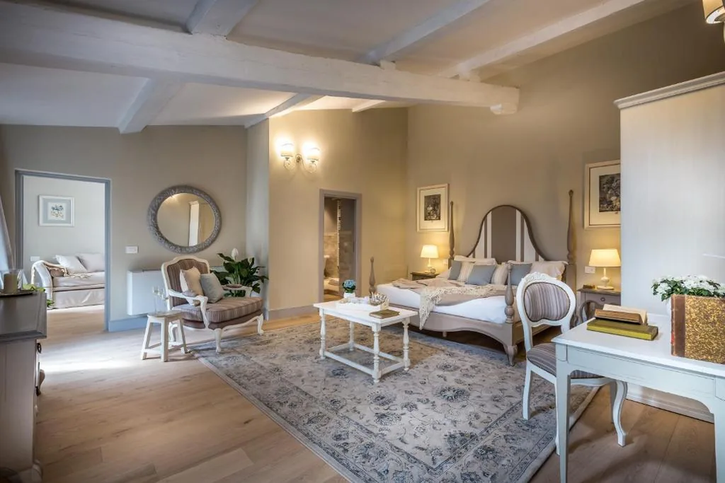Suite Prestige — Palazzo Ridolfi – Residenza d’Epoca