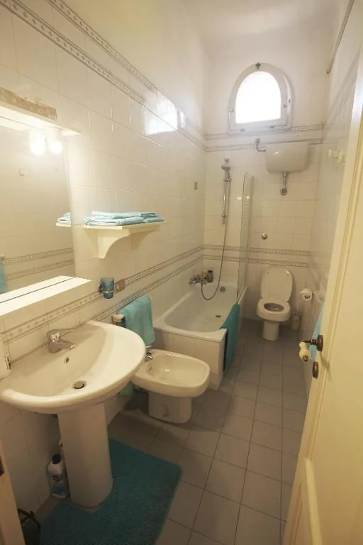 suite tra i tetti con bagno privato — foto 6