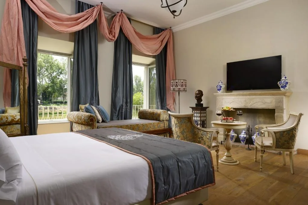 Suite — Ville Sull’Arno – Preferred Hotels & Resorts