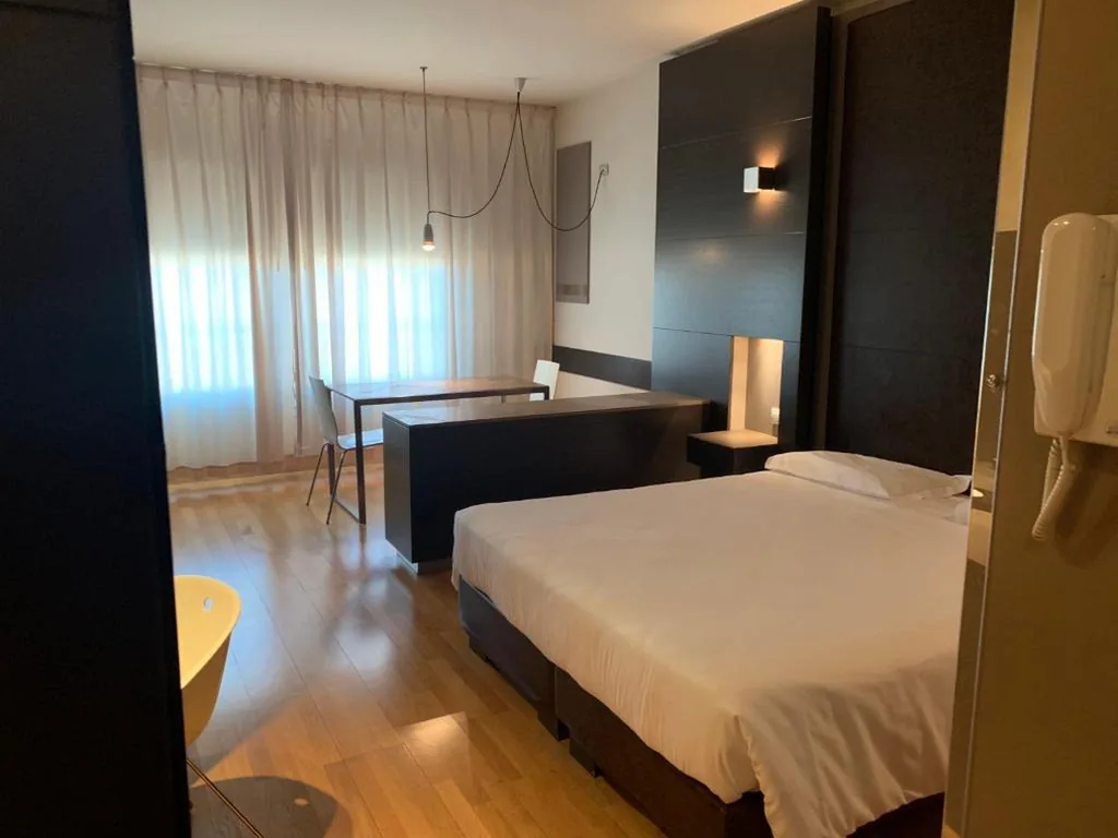 Suite — Wall Art Hotel & Residence