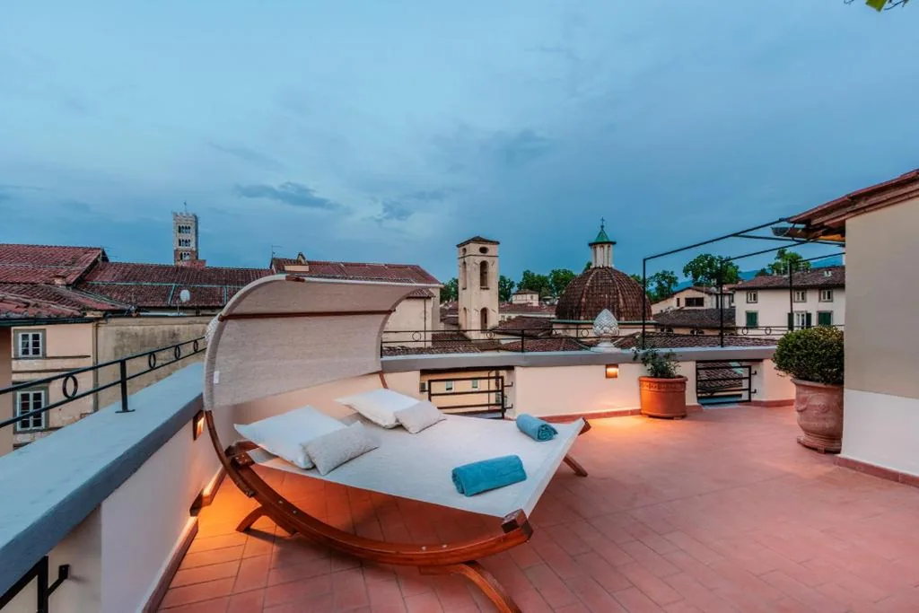 Toscana Lucca centro attico esclusivo con grande terrazza panoramica