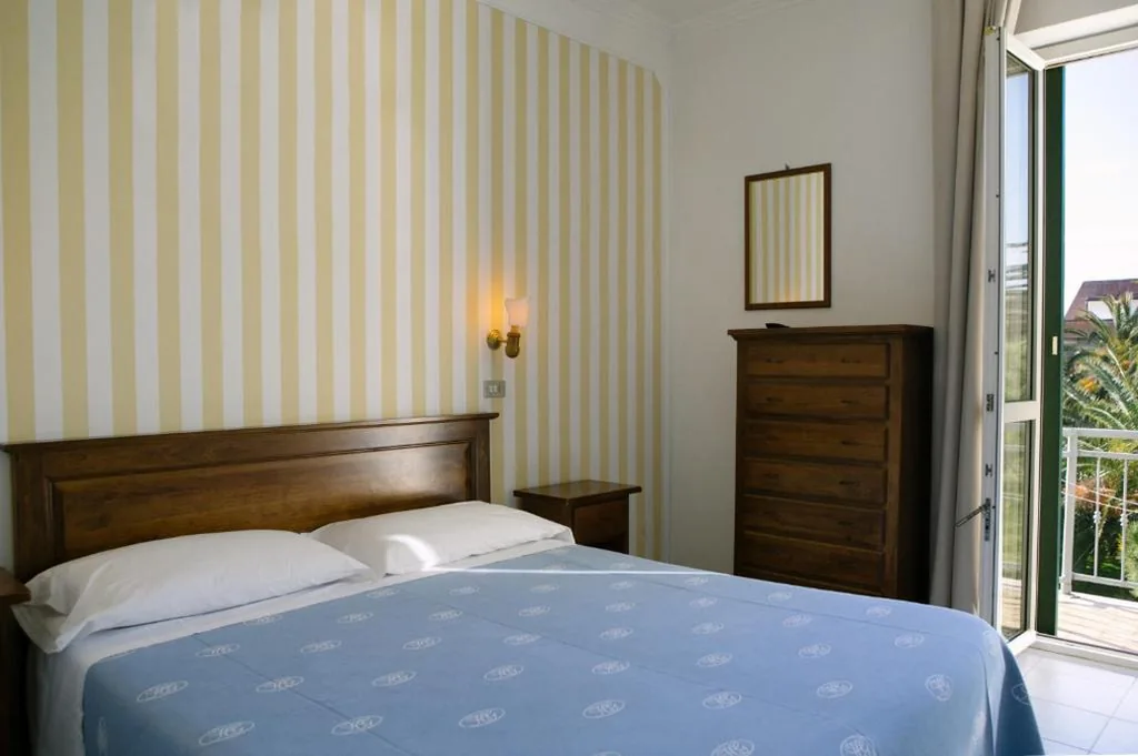 Two Interconnecting Rooms with Single Entrance — Hotel Giardino