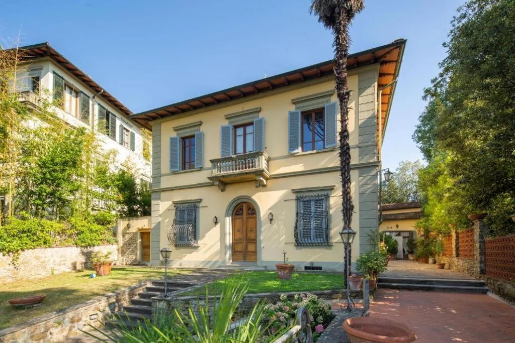 Villa Lia – Apartment in Villa with private garden and Pool