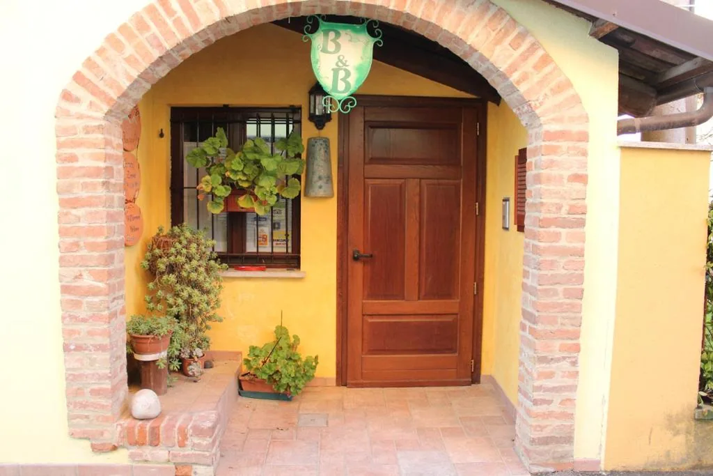 Tra… Monti E Vigne