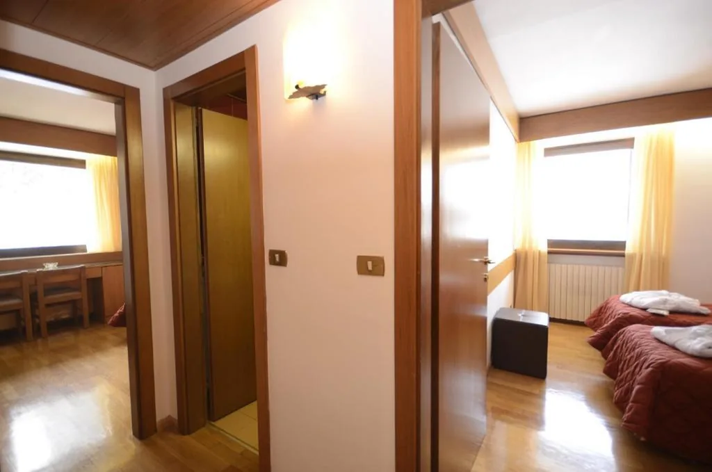 2 Camere Matrimoniali Comunicanti — Hotel Cristallo