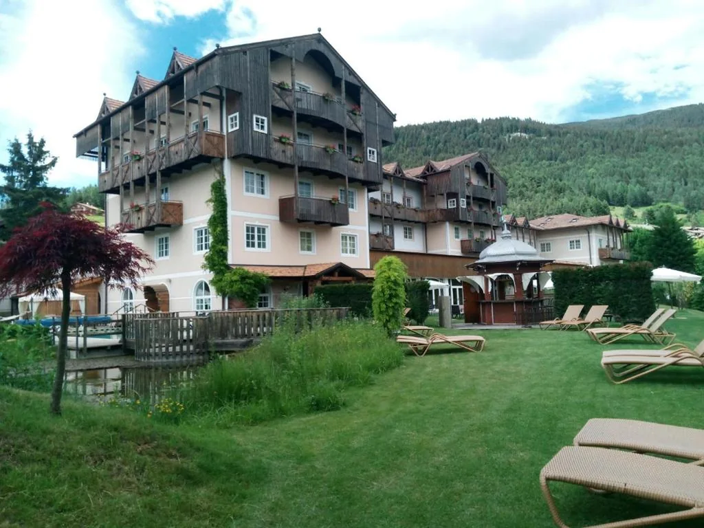 Alpen Hotel Eghel Resort & SPA