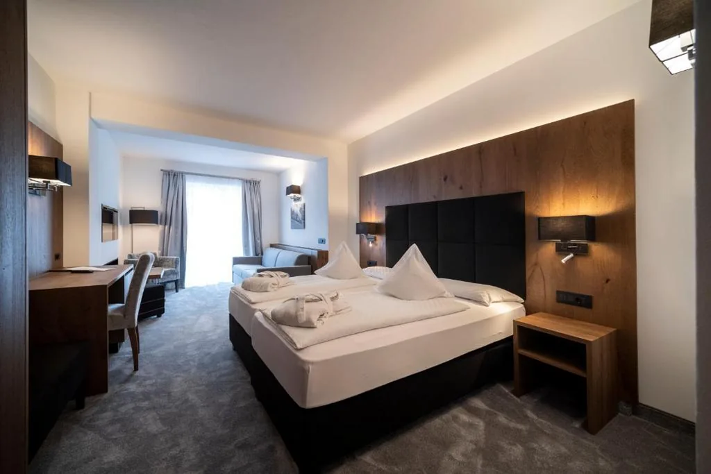 Large Double Room — Hotel Aaritz