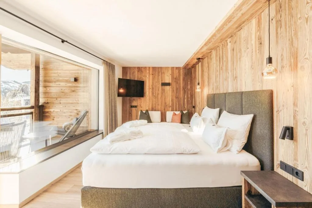 Ampia Camera Matrimoniale — Hotel Piz Seteur