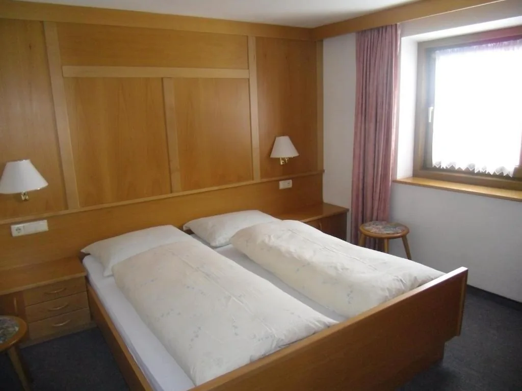 Appartamento con 1 Camera da Letto (3 Adulti) — Garni Margherita