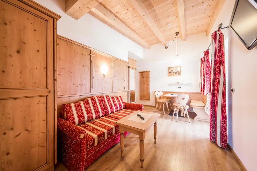 Appartamento con 1 Camera da Letto, Balcone e Vista Montagna — Garni Hotel Residence Diamant