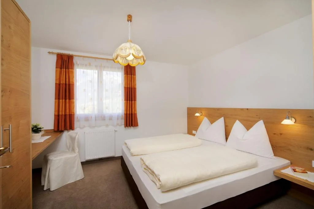 Appartamento con 1 Camera da Letto e Balcone — Hotel Garni Paler