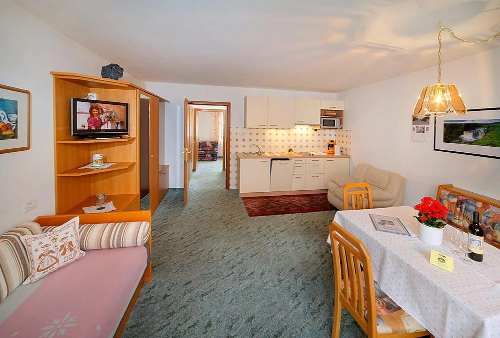 1-Bedroom Apartment with Balcony — Pension Villa Claudia Augusta