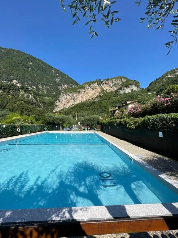 Appartamento con 1 Camera da Letto e Balcone — Residence Cascata Varone