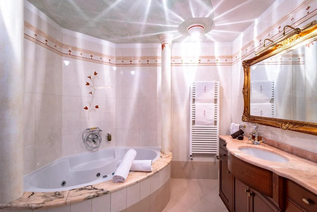 Appartamento con 1 Camera da Letto e Terrazza — Das Land-Palais – Your lovely Mountain Hideaway