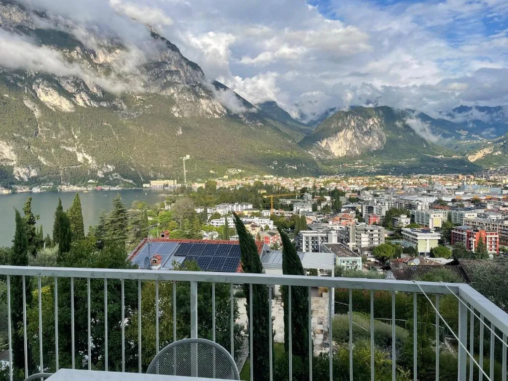 Appartamento con 1 Camera da Letto e Vista Lago — Residence Marina