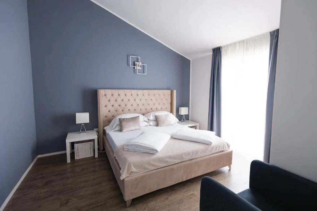 One-Bedroom Apartment with Lake View — Torbole Aparthotel