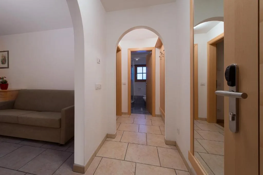 Appartamento con 1 Camera da Letto e Vista Montagna (2 Adulti) — Appartamenti Villa Olympia