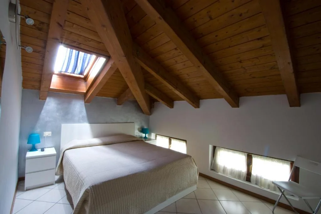 Appartamento con 1 Camera da Letto - Mansarda — Residence Royal House