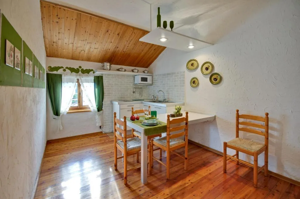 Appartamento con 2 Camere da Letto (5 Adulti) — Sembenini Palace