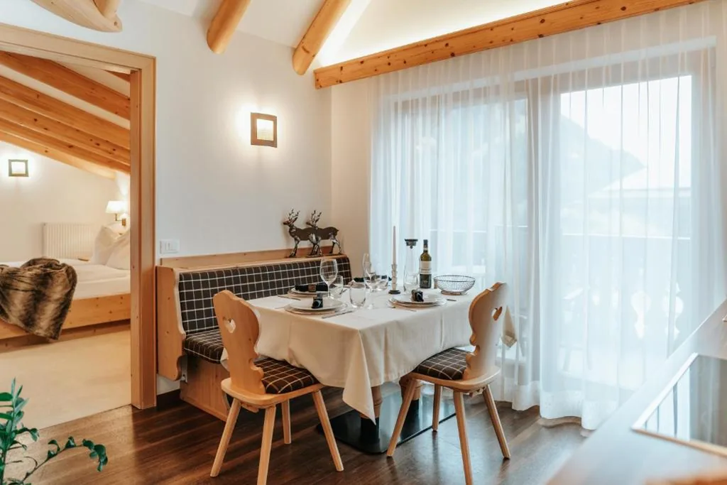 Appartamento con 2 Camere da Letto e Balcone — B&B Hotel Mirabel