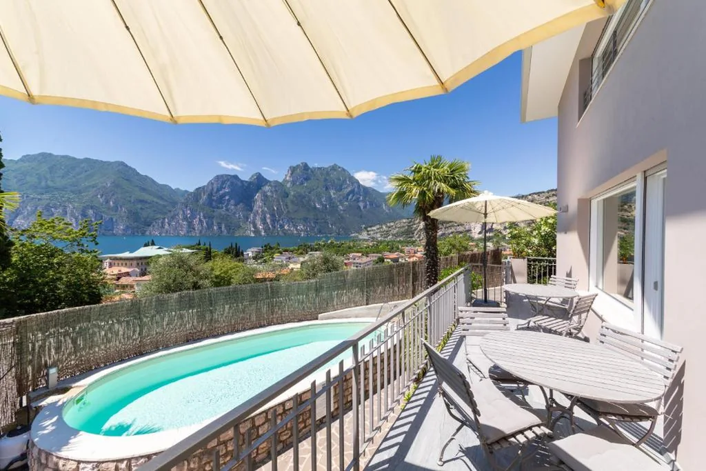 Appartamento con 2 Camere da Letto e Balcone — Villa Fiore