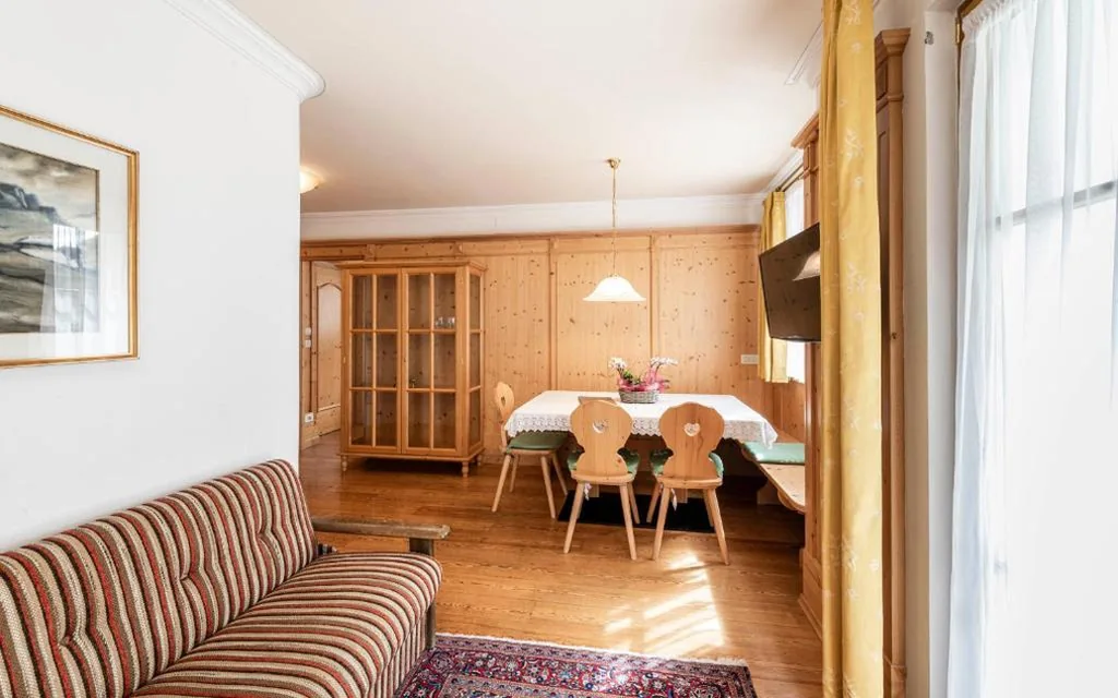 Appartamento con 2 Camere da Letto e Giardino Privato — Residence Cesa Rives