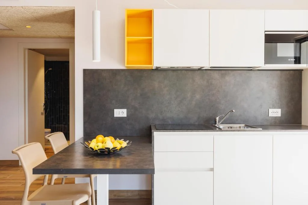 Appartamento con Balcone — Lake Side Suites