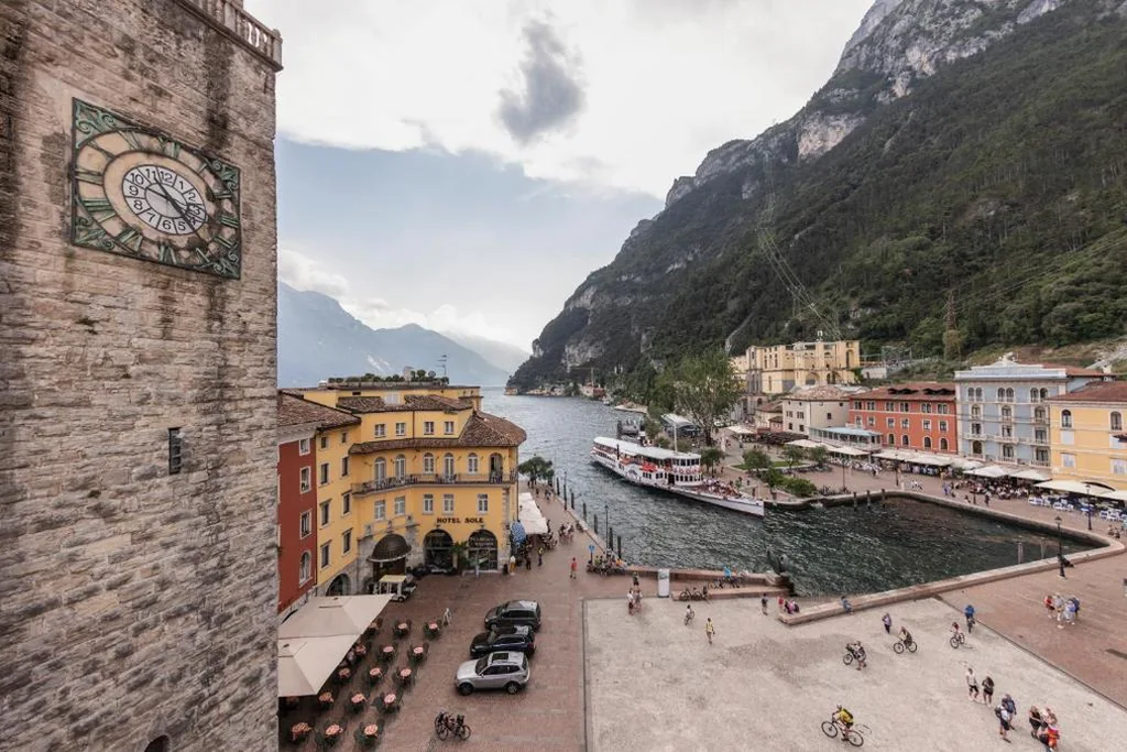 Appartamento con Terrazza e Vista Lago — Hotel Centrale