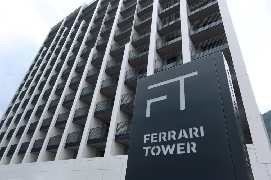 Appartamento con Vista e Balcone — Ferrari Tower