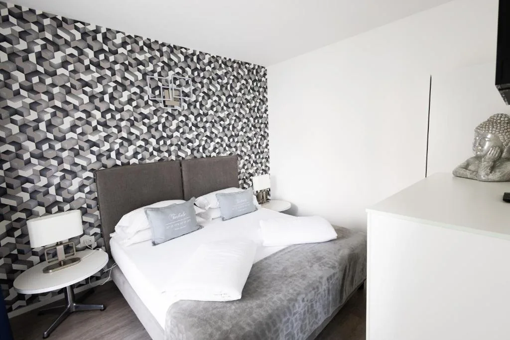 Apartment with Lake View — Torbole Aparthotel
