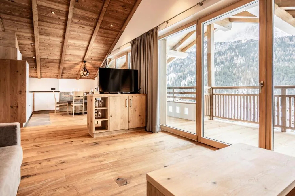 Deluxe Apartment — Luxury Chalet Plazola