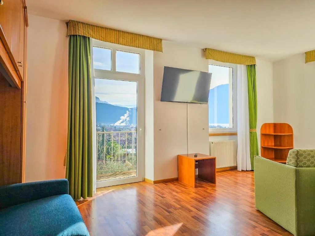 Appartamento Superior con 2 Camere da Letto, Balcone e Vista Lago — Aparthotel Englovacanze