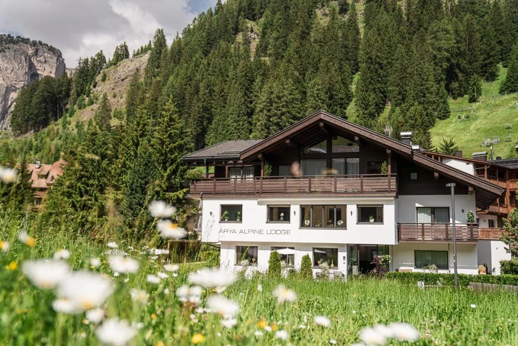 Arya Alpine Lodge