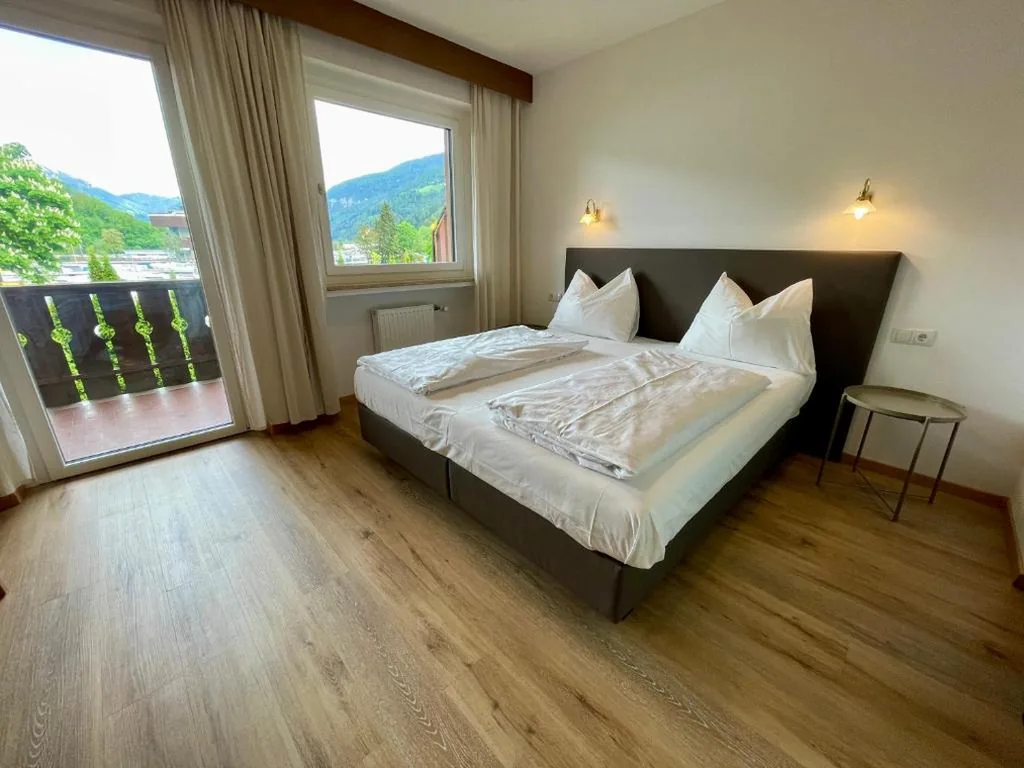 B&B Transit Rooms – Your Stopover, Free Parking