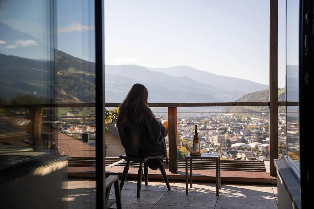 byHaller Suites & AO Restaurant