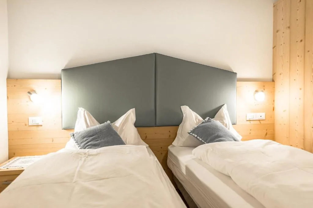 Budget Twin Room — Garni Tyrolia