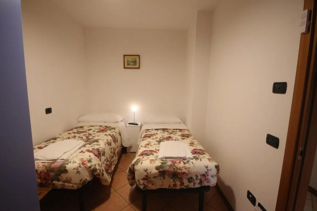 Camera Budget Doppia con Letti Singoli — R&B Casa Wanda since 1999
