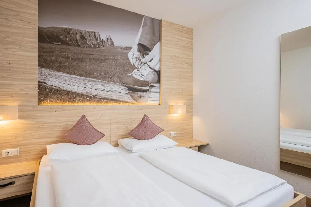 Camera Budget Matrimoniale/Doppia con Letti Singoli — Hotel Anewandter