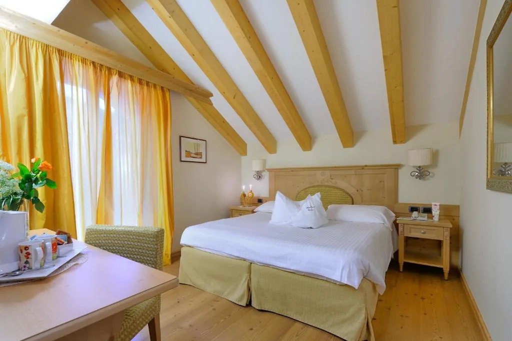 Camera Classic Matrimoniale/Doppia con Letti Singoli — Boutique Hotel Diana