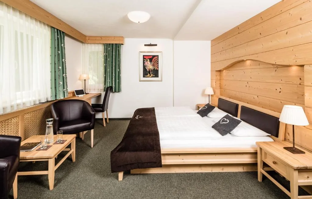 Camera Comfort Matrimoniale/Doppia con Letti Singoli con Balcone — Hotel Continental Dolomites