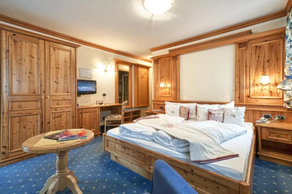 Camera Comfort Matrimoniale/Doppia con Letti Singoli — Hotel Gianna