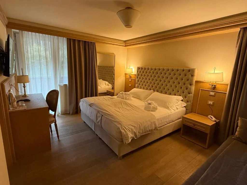 Camera Comfort Matrimoniale/Doppia con Letti Singoli — Hotel Lorenzetti