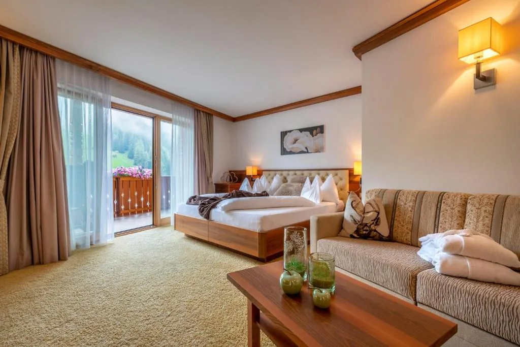 Camera Comfort Matrimoniale/Doppia con Letti Singoli — Hotel Sun Valley