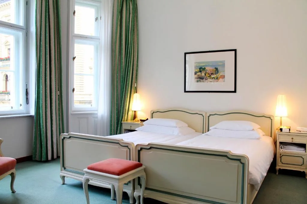 Camera Comfort Matrimoniale/Doppia con Letti Singoli — Parkhotel Laurin