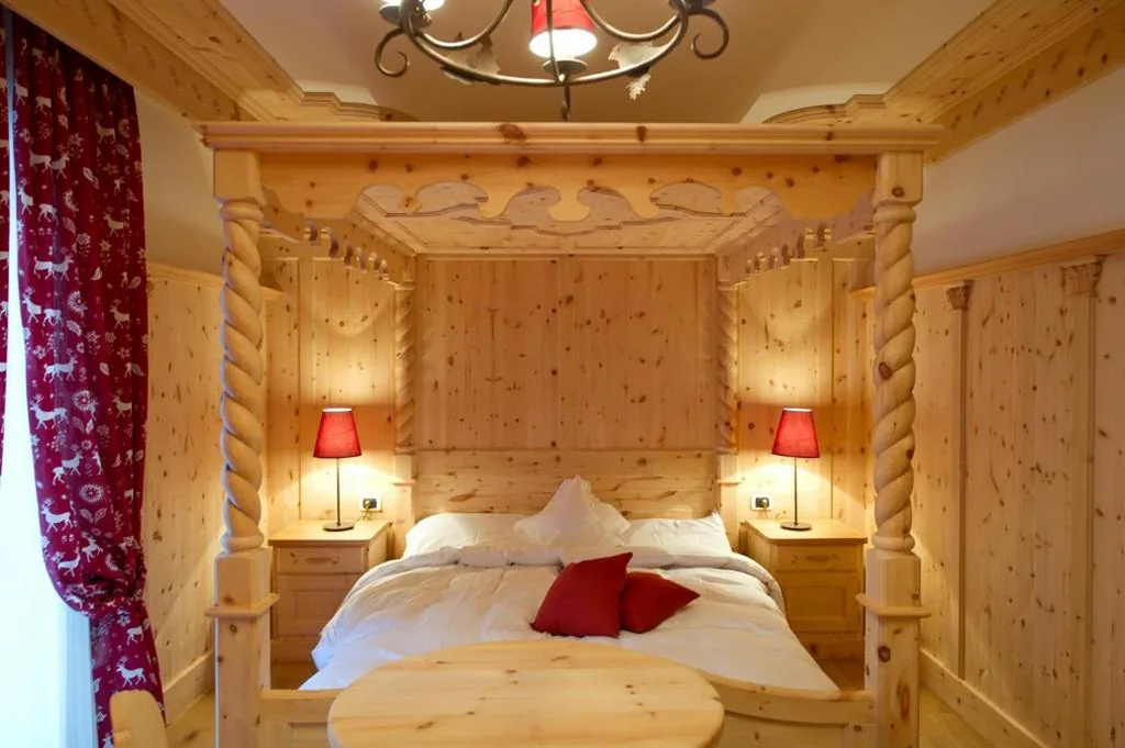 Camera Deluxe — Belvedere Dolomites Flower Hotel