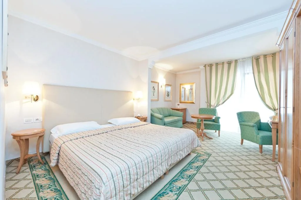 Camera Deluxe con Letto King-Size e Vasca Idromassaggio — Business Resort Parkhotel Werth
