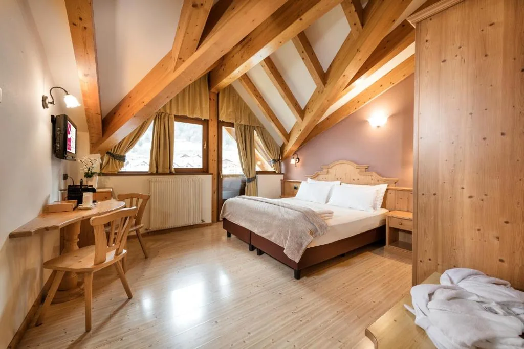 Deluxe Room — Family Hotel Serena