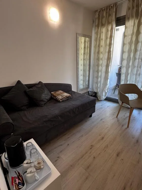 Deluxe Double/Twin Room with Garden View — GardaBreak Rooms&Breakfast Holiday Apartments