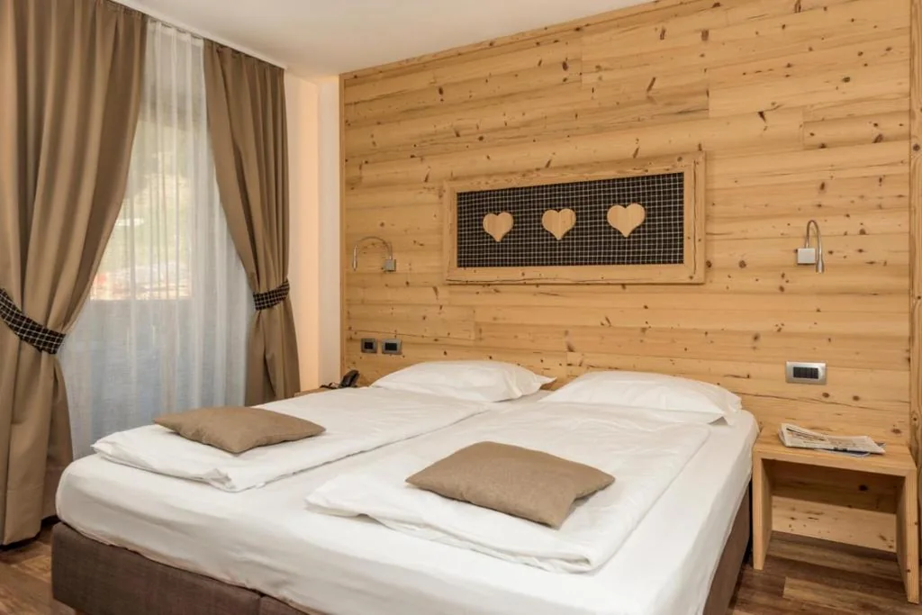 Camera Deluxe Matrimoniale/Doppia con Letti Singoli con Balcone — Hotel Garni Lastei