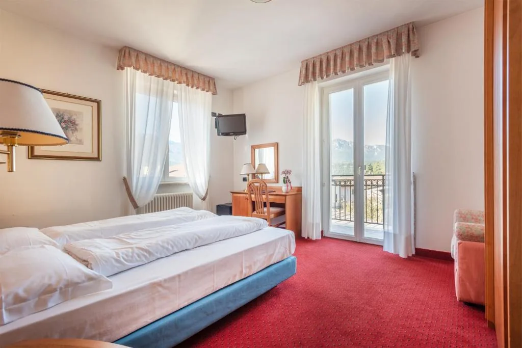 Deluxe Double/Twin Room with Balcony — Hotel Lucia